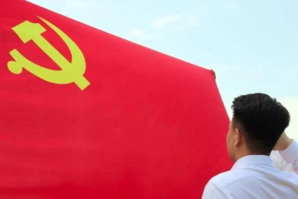 第六屆廣東省“人民滿意的公務(wù)員”、市紀(jì)委監(jiān)委曹小偉：在正風(fēng)肅紀(jì)中堅(jiān)定人民立場(chǎng)