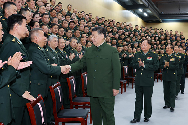 習近平：努力建設一支強大的現代化信息支援部隊 推動我軍網絡信息體系建設跨越發展